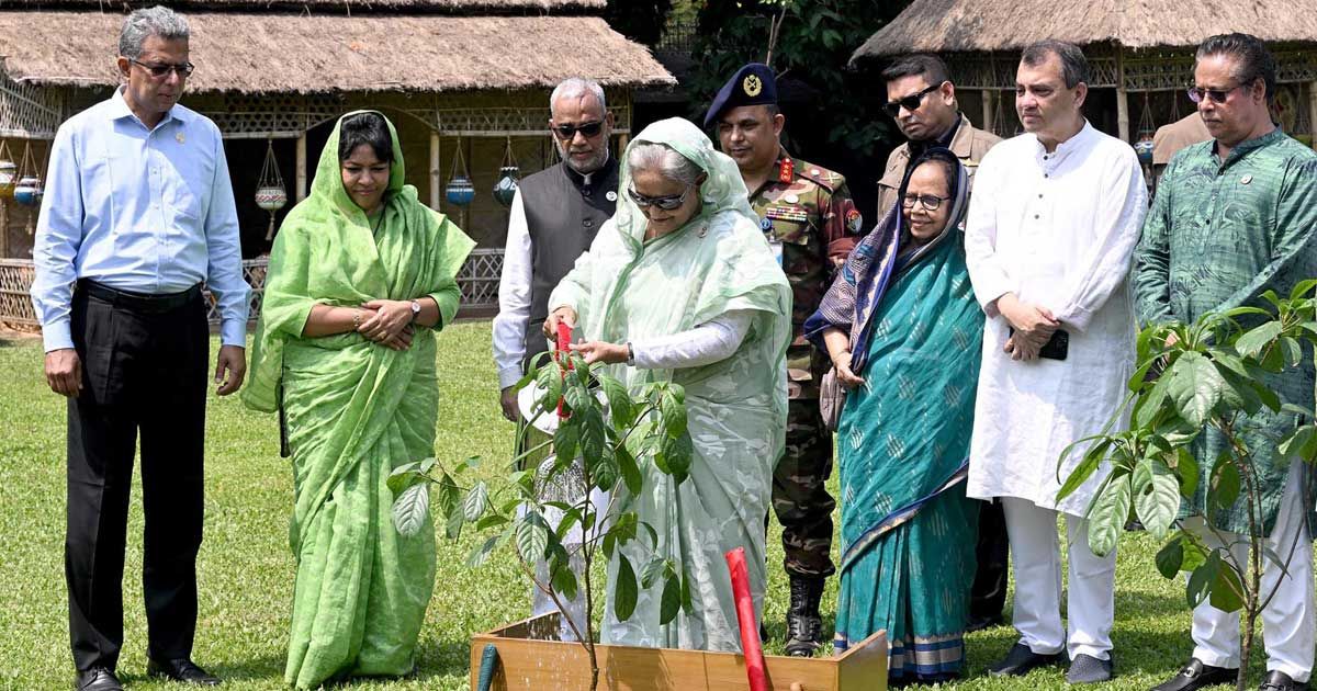 দেশ-রক্ষায়-গাছ-লাগান-প্রধানমন্ত্রী