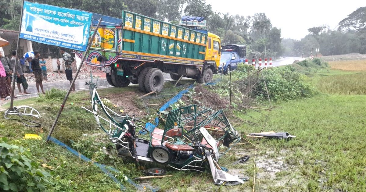 4-killed-in-truck-easybike-collision-in-Jamalpur