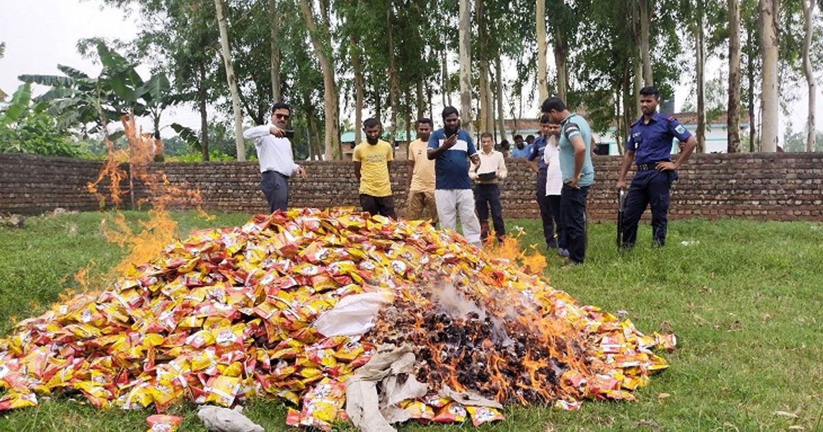 ৭ বছর আগের প্যাকেটে চিপস, ৬০ হাজার টাকা জরিমানা