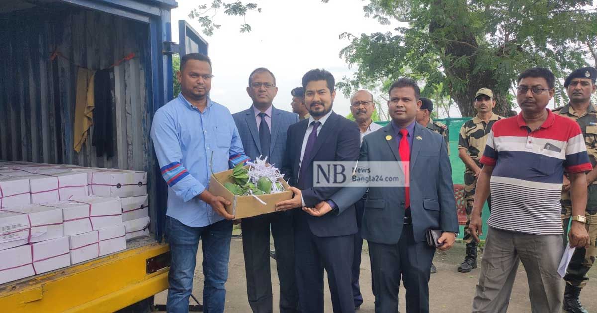 ত্রিপুরার-মুখ্যমন্ত্রীকে-আম-উপহার-প্রধানমন্ত্রী-শেখ-হাসিনার