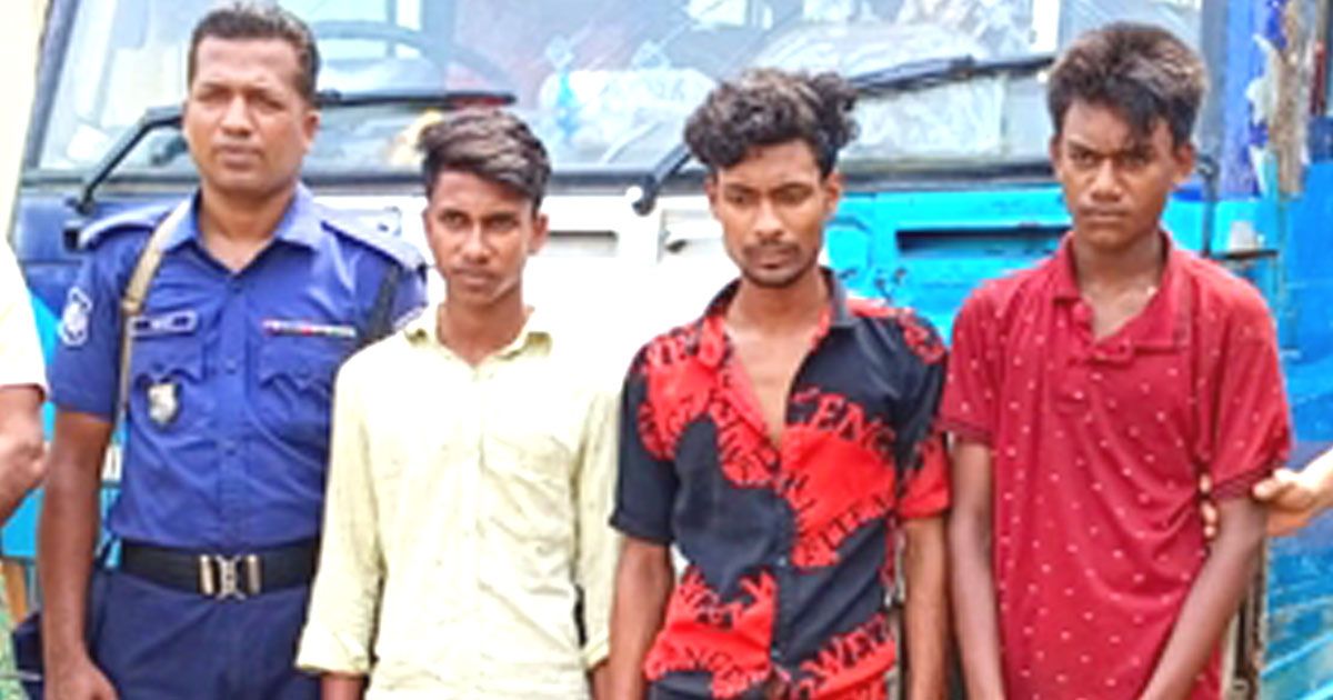 চলন্ত-বাসে-পোশাককর্মীকে-ধর্ষণচেষ্টা