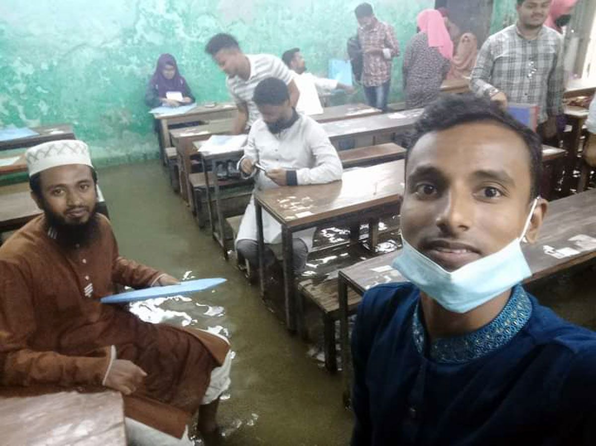 মনে হচ্ছে সুইমিং পুলে বসে পরীক্ষা দিচ্ছি!
