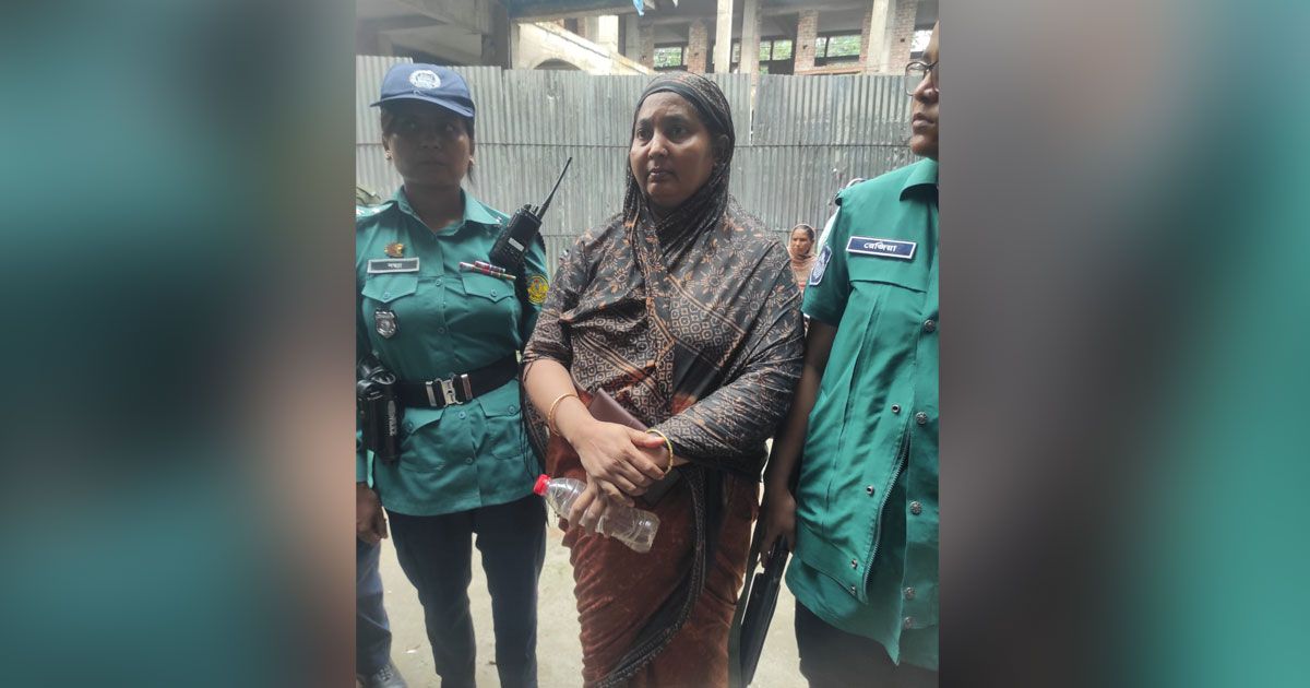 ভোটকক্ষে-ভোটারদের-প্রভাবিত-করায়-নারীর-কারাদণ্ড