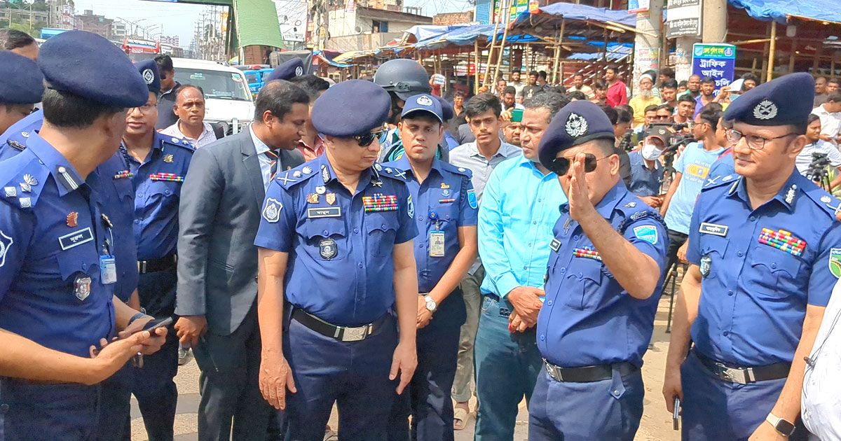 ‘দেশবিরোধী ষড়যন্ত্রকারী শনাক্তে পুলিশ ও পররাষ্ট্র মন্ত্রণালয় কাজ করছে’