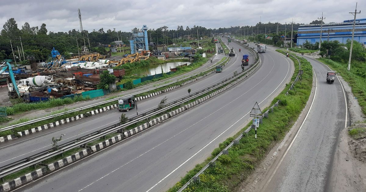 ঈদযাত্রা: ফাঁকা বঙ্গবন্ধু সেতু‌ মহাসড়ক