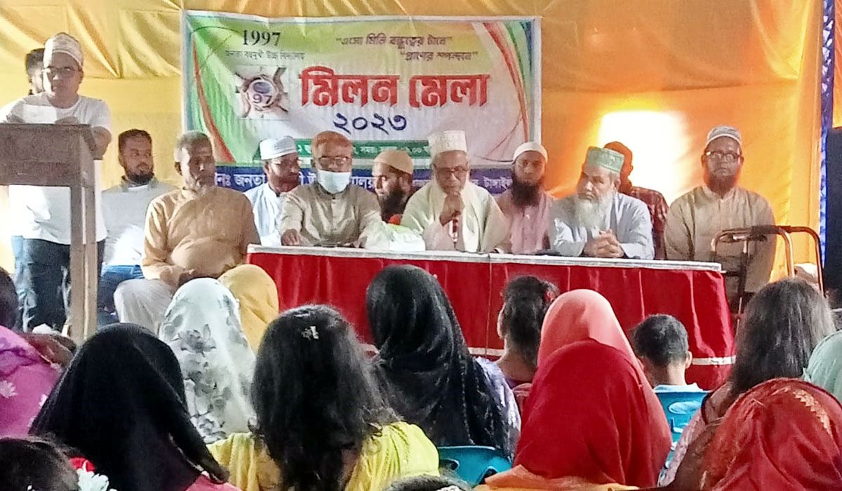 ৯৭ ব্যাচের শিক্ষার্থীদের কলতানে মুখর জনতা বহুমুখী উচ্চ বিদ্যালয়