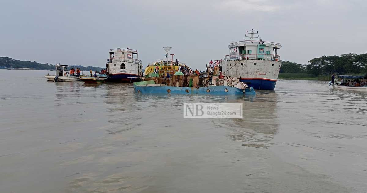 ঝালকাঠিতে ট্যাংকারে বিস্ফোরণ: নিখোঁজ ৫, বিপুল তেল অপসারণ