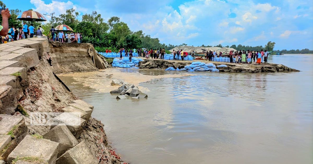 কাজিপুর স্পার বাঁধে ধস, ঝুঁকিতে থানা, ইউনিয়ন পরিষদসহ পুরো এলাকা