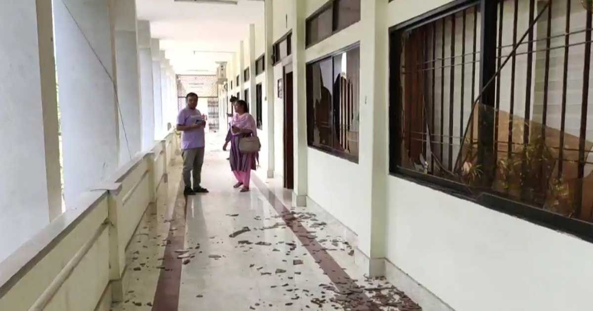 ঠাকুরগাঁওয়ে-ডিসি-কার্যালয়ে-ভাঙচুর-যুবক-আটক