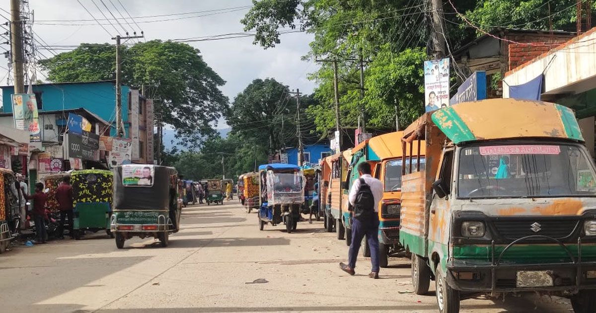 সিলেট-তামাবিল-সড়কে-পরিবহন-ধর্মঘটে-জনভোগান্তি
