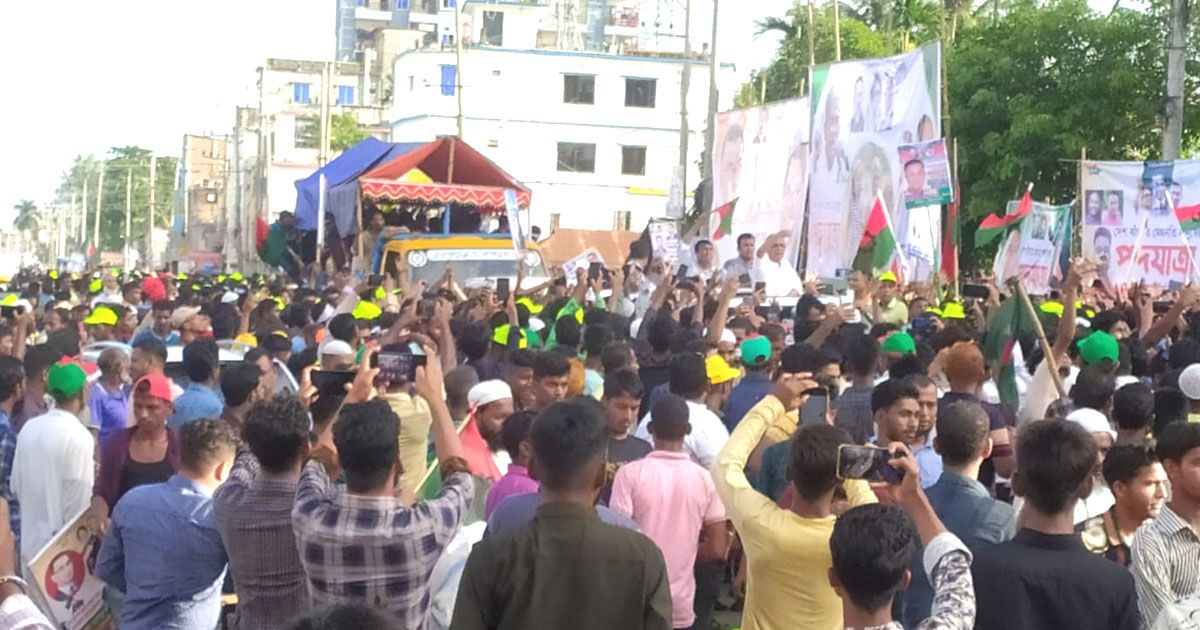 গণঅভ্যুত্থানে-সরকারের-সব-দপ্তর-দখল-করে-নেব