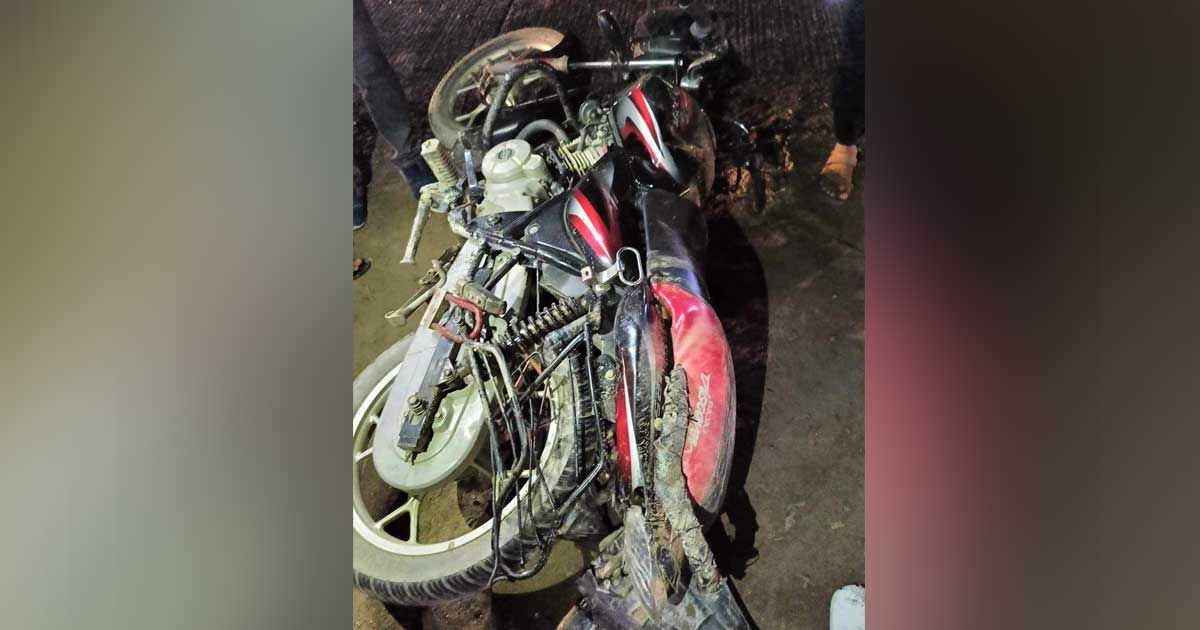বাইকে-ট্রাকের-ধাক্কা-কলেজছাত্রীসহ-নিহত-২