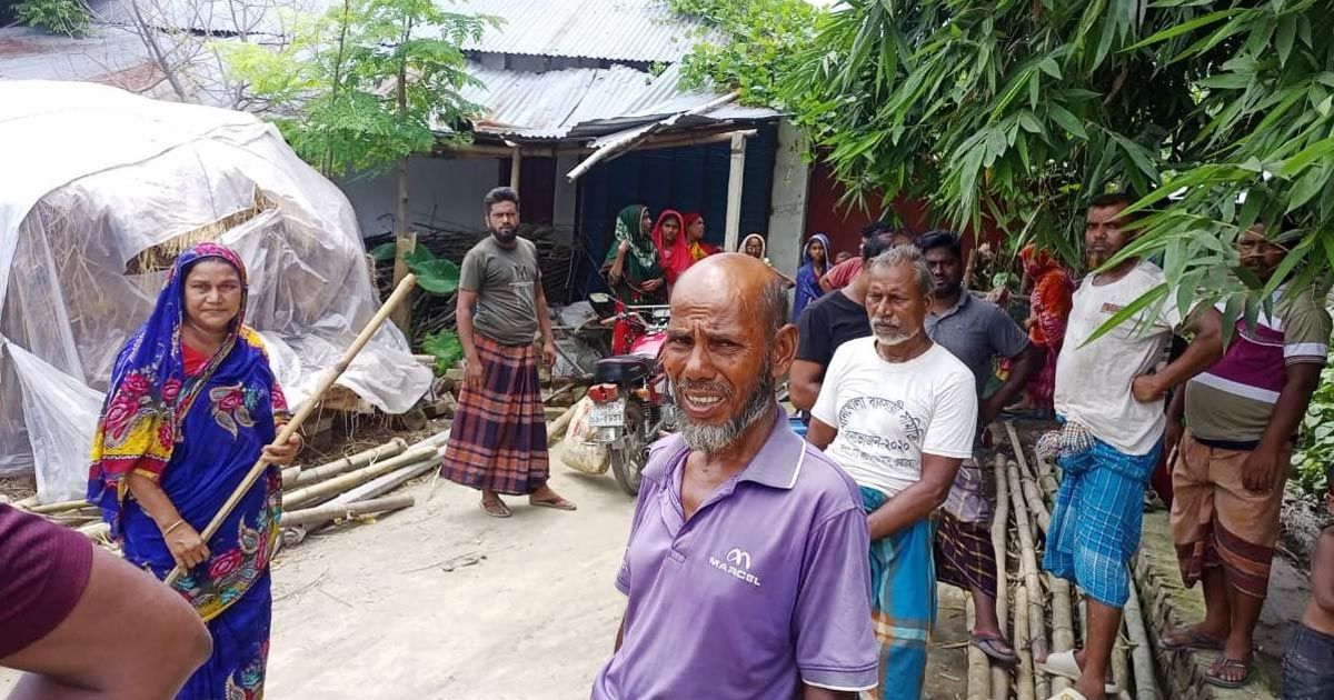 ‘আনফেয়ার’ কৌশলে গ্রামবাসীর ১৫ লাখ টাকা নিয়ে উধাও ‘ফেয়ার সমিতি’