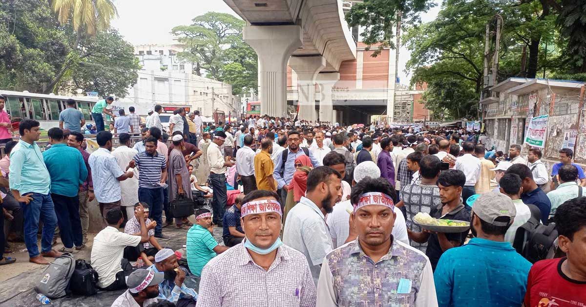 মাধ্যমিক শিক্ষা জাতীয়করণ না হলে ‘ঘরে ফিরবেন না’ শিক্ষকরা