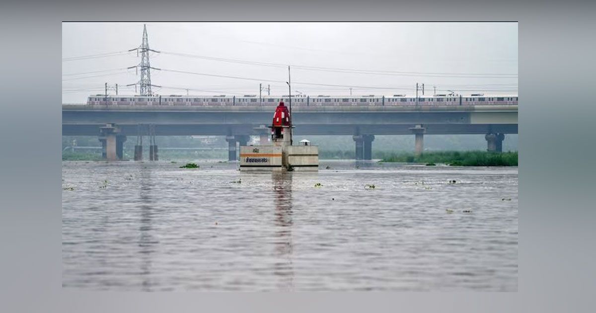 ফের বাড়ছে যমুনার পানি, দিল্লিতে উচ্চ সতর্কতা