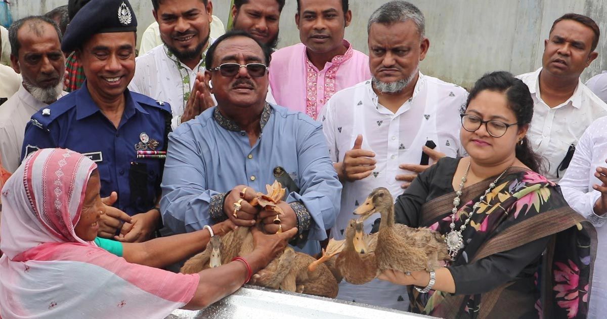 প্রধানমন্ত্রী-ক্ষুদ্র-নৃগোষ্ঠীকে-স্বাবলম্বী-করছেন-খাদ্যমন্ত্রী