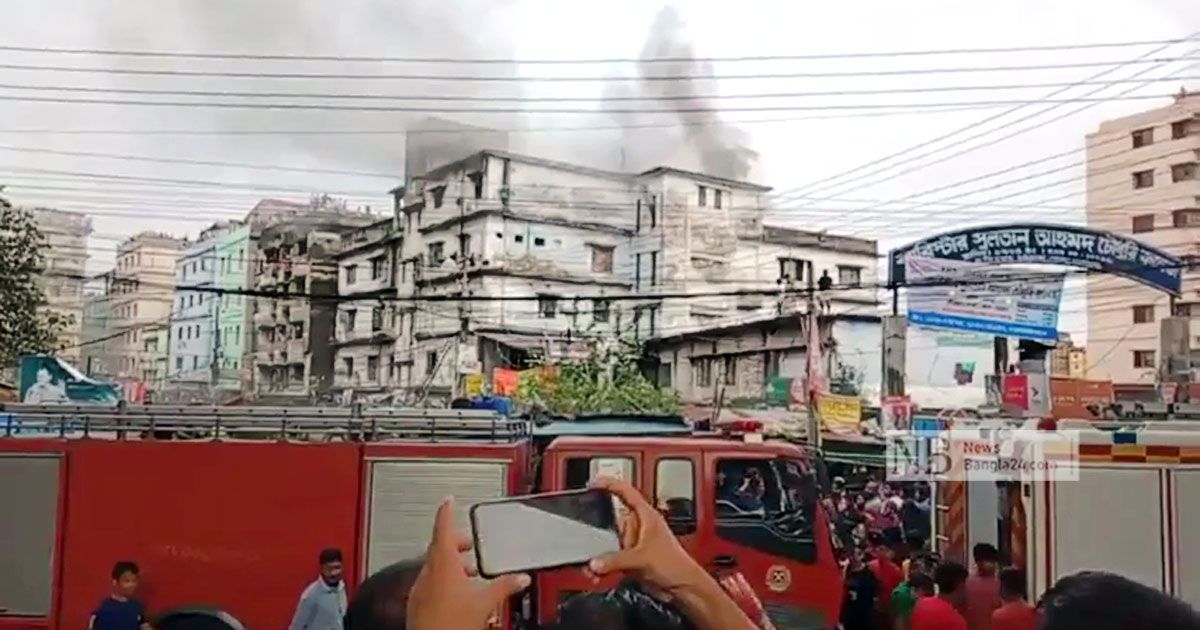 চট্টগ্রামে-পোশাক-কারখানার-আগুন-নিয়ন্ত্রণে