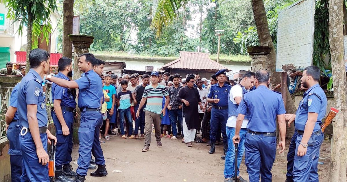 মৌলভীবাজারে-জঙ্গি-সন্দেহে-১৭-জনকে-পুলিশে-দিল-স্থানীয়রা