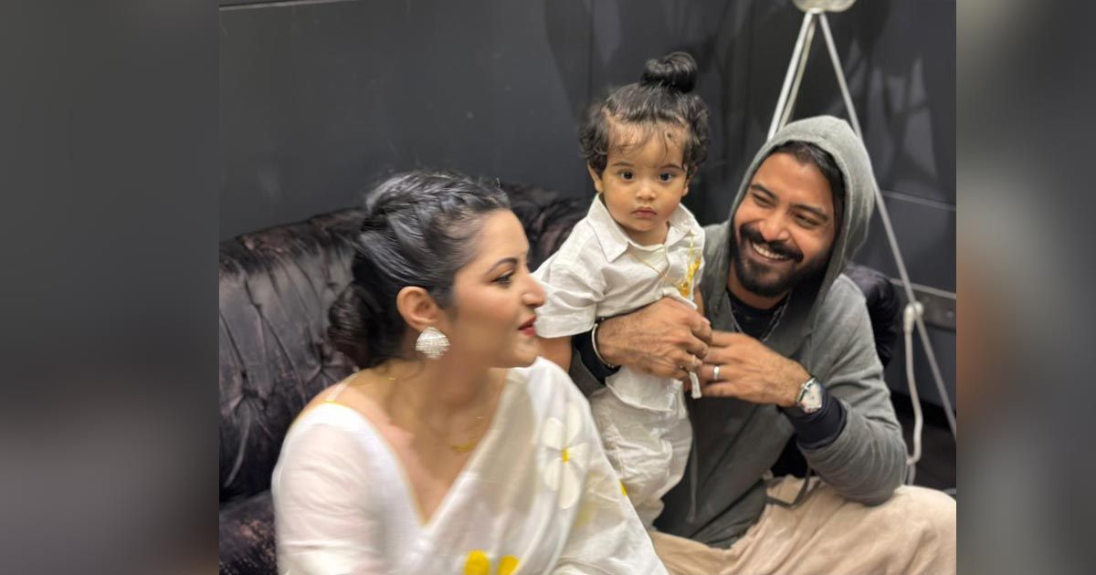 গাইলেন পরীমনি, তাকিয়ে রইলেন রাজ, হলো আলিঙ্গনও 