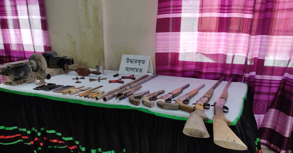 পাহাড়ে অস্ত্র তৈরির কারখানা, গন্তব্য রোহিঙ্গা ক্যাম্প
