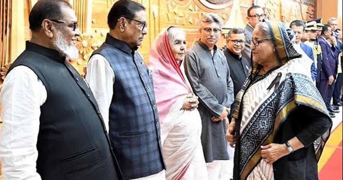 জোহানেসবার্গের পথে প্রধানমন্ত্রী 