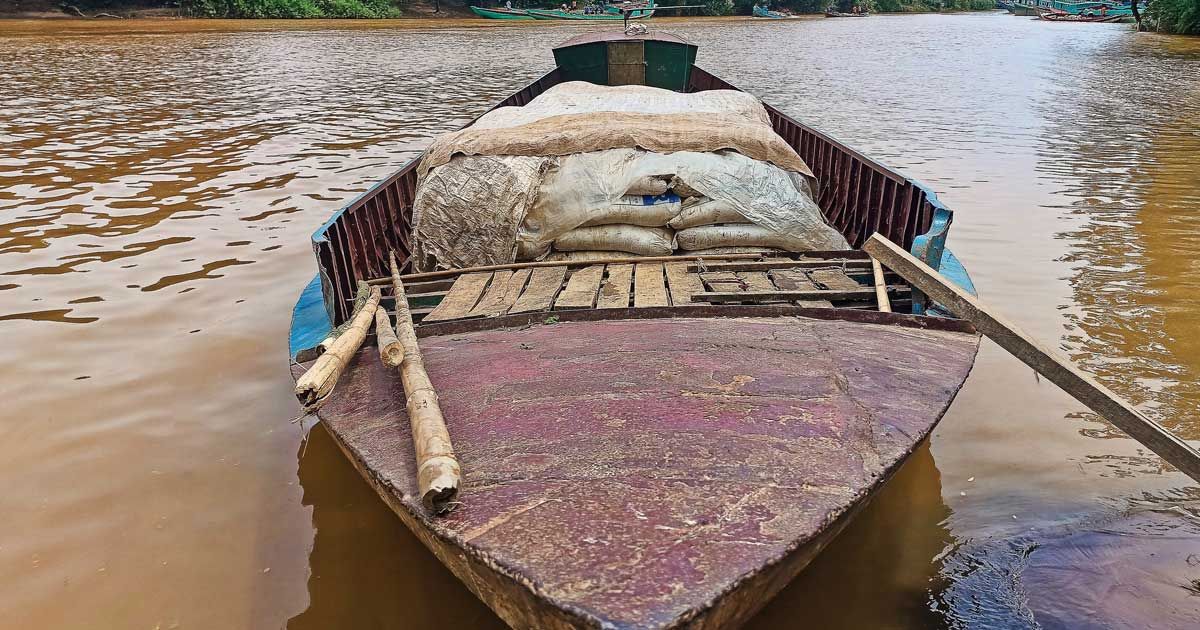 চোরাই পথে আসা ভারতীয় চিনি ঢুকছে সিলেটের বাজারে 