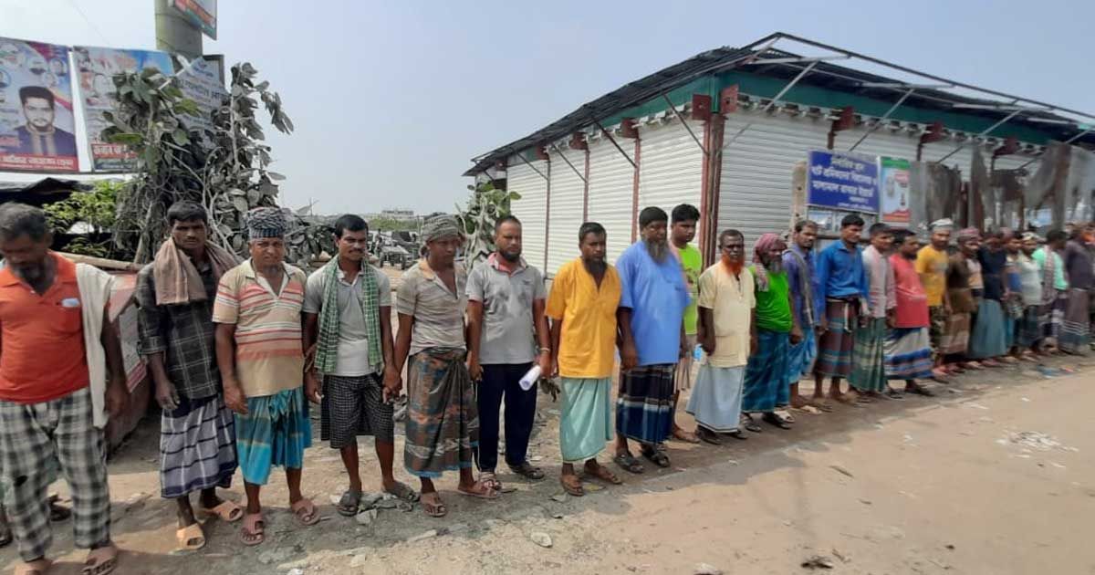 উপমন্ত্রীর-উদ্বোধন-করা-বিশ্রামাগার-দখল-করে-মার্কেট-মোংলায়-বিক্ষোভ