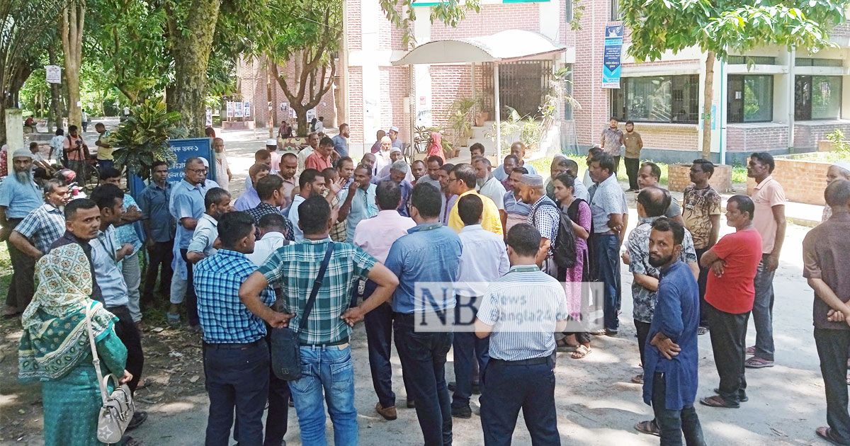 ঋণের-সুদ-নিয়ে-প্রতারণার-অভিযোগ-হাবিপ্রবির-রূপালী-ব্যাংক-ঘেরাও
