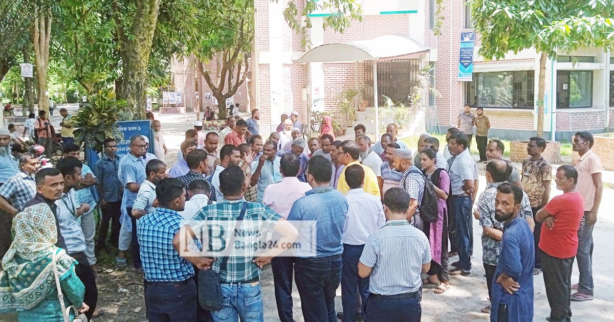 ঋণের সুদ নিয়ে প্রতারণার অভিযোগ, হাবিপ্রবির রূপালী ব্যাংক ঘেরাও