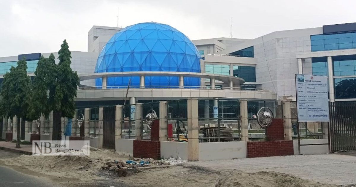 উদ্বোধনের-অপেক্ষায়-বঙ্গবন্ধু-শেখ-মুজিবুর-রহমান-নভোথিয়েটার
