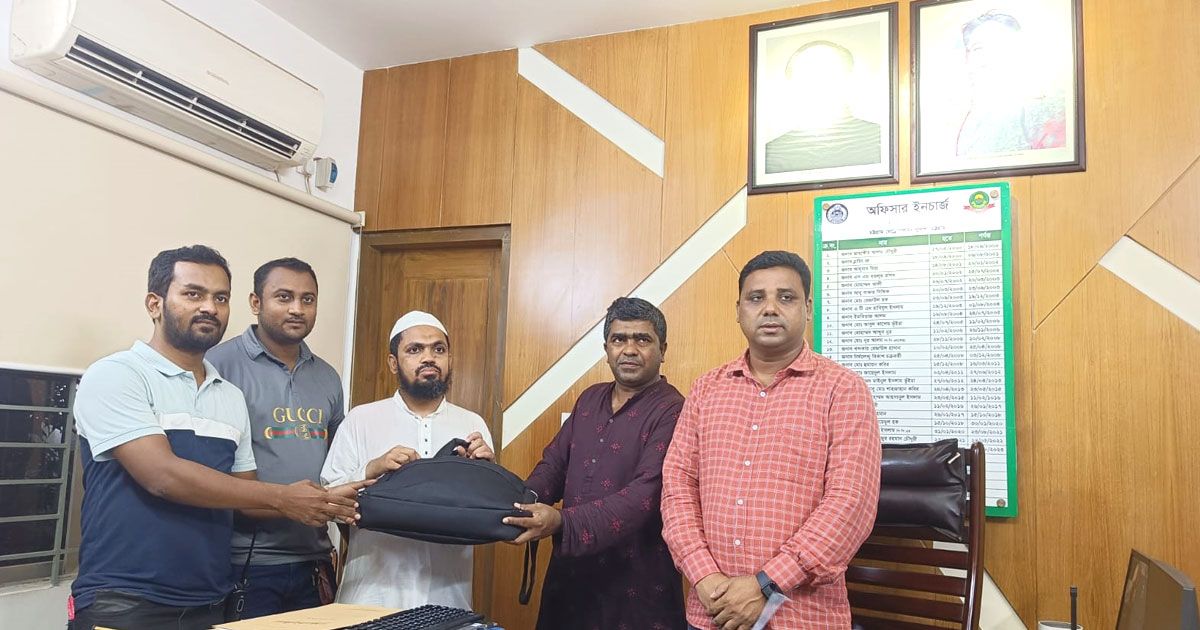 চট্টগ্রামে-দিশেহারা-ইমামের-মুখে-হাসি-ফোটাল-পুলিশ