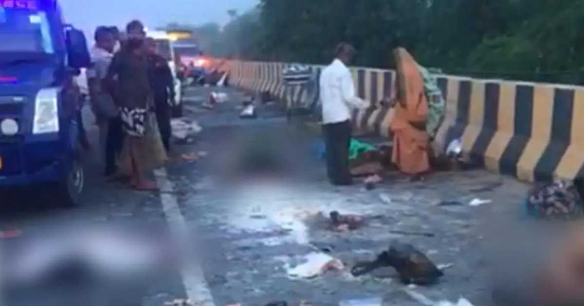 মহাসড়কে-দাঁড়িয়ে-থাকা-বাসে-ট্রাকের-ধাক্কায়-প্রাণ-গেল-১১-জনের