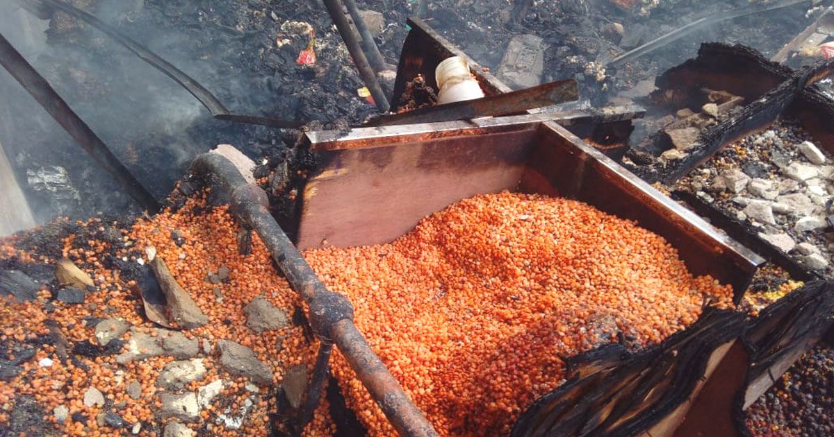 কৃষি মার্কেটে আগুন এবং পোড়া আলুর ঢিবি