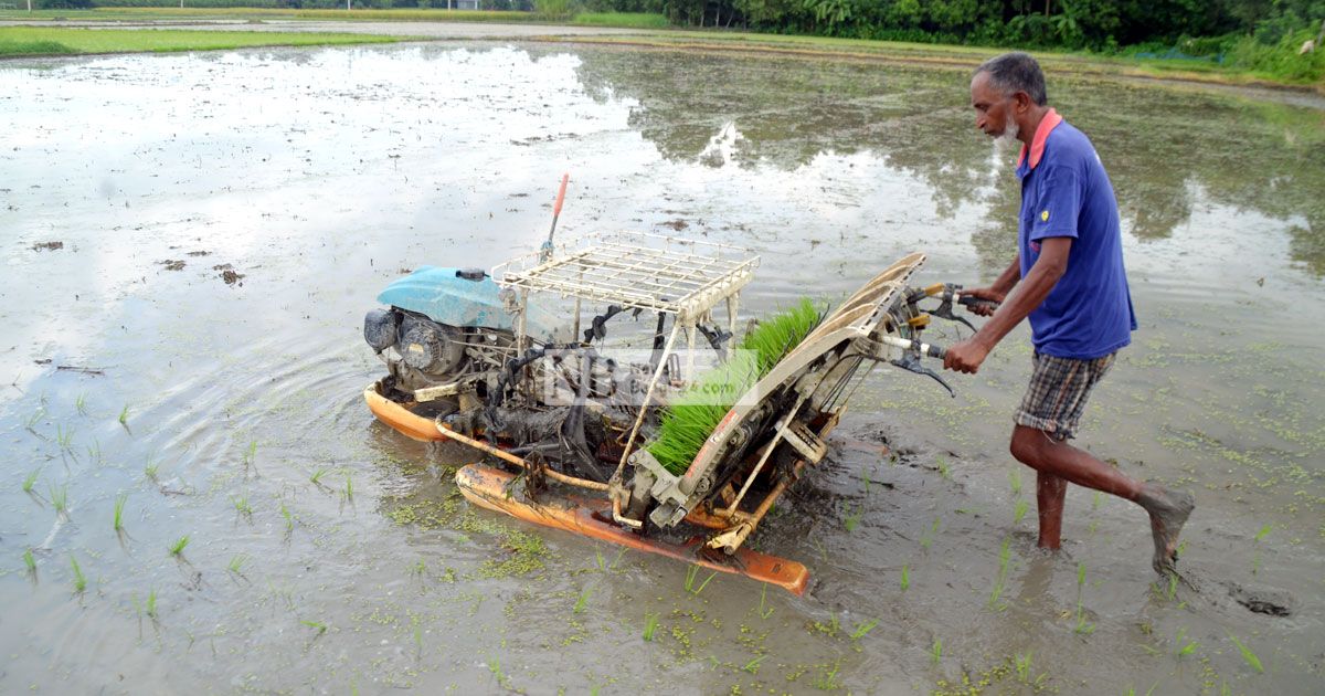 যন্ত্রের ছোঁয়ায় বদলে যাচ্ছে কুমিল্লার কৃষি