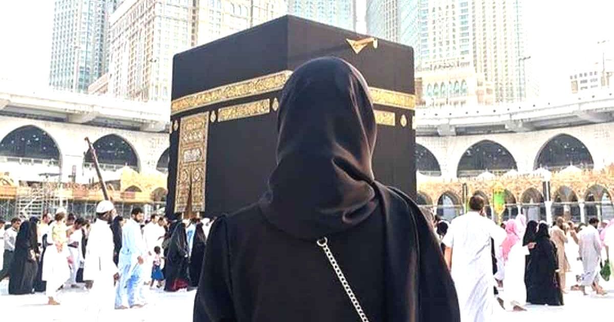 Saudi-has-decided-the-dress-code-for-women-to-perform-Umrah