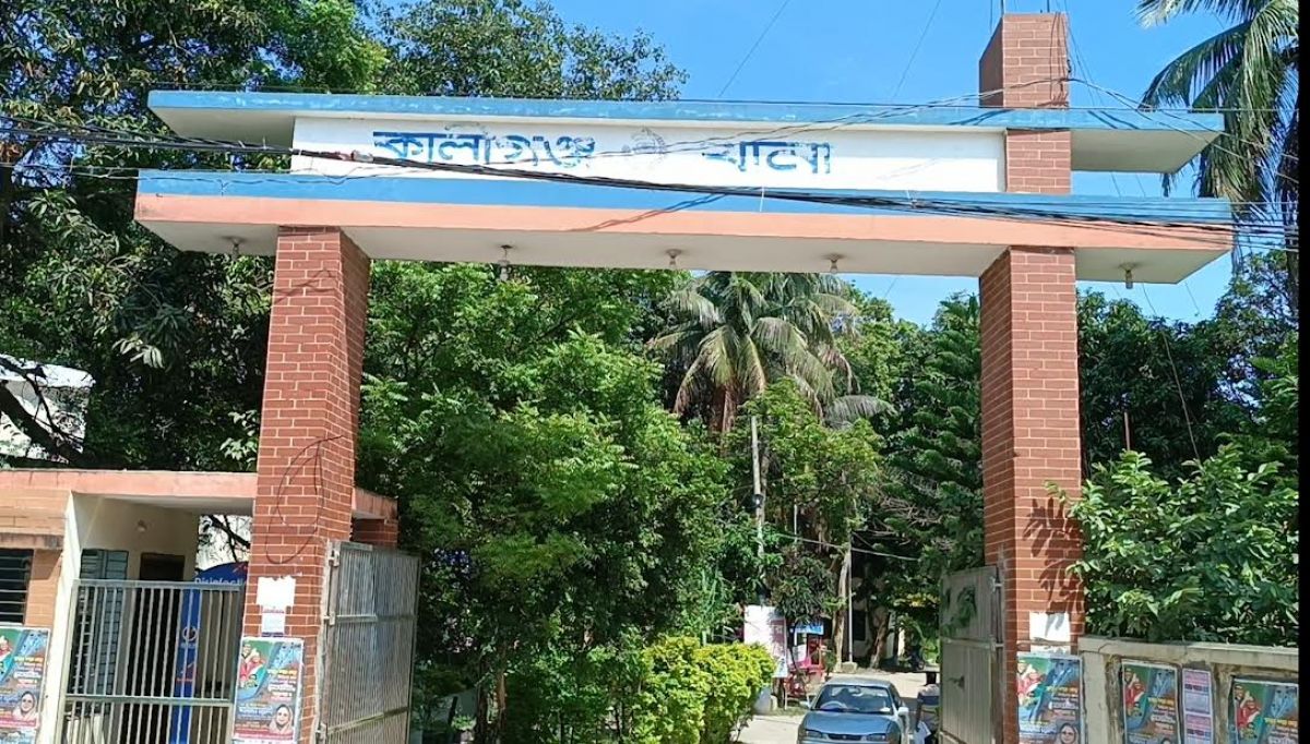 অভিযানে-আহত-পুলিশ-হাতকড়া-নিয়ে-পালাল-আসামি
