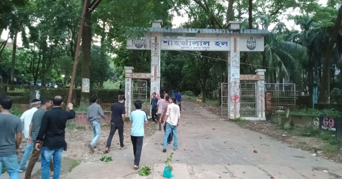 চবি-ছাত্রলীগের-দুই-গ্রুপে-সংঘর্ষ-আহত-৬