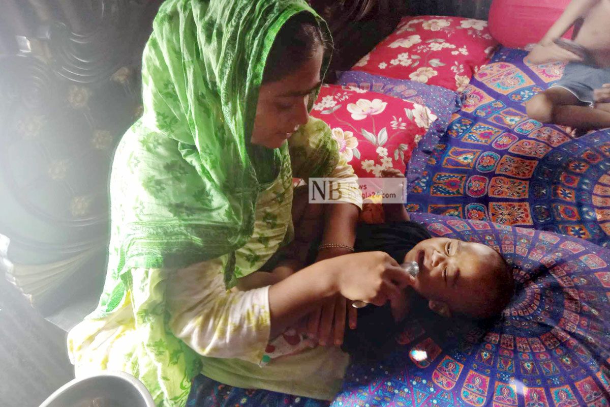 খাল ভরাটে সড়কে জলাবদ্ধতা, অবৈধ সংযোগের তারে বিদ্যুতায়িত পানি 