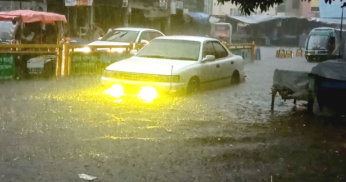 রাজশাহীতে-আষাঢ়-শ্রাবণের-ধারা-ঝরল-আশ্বিনে