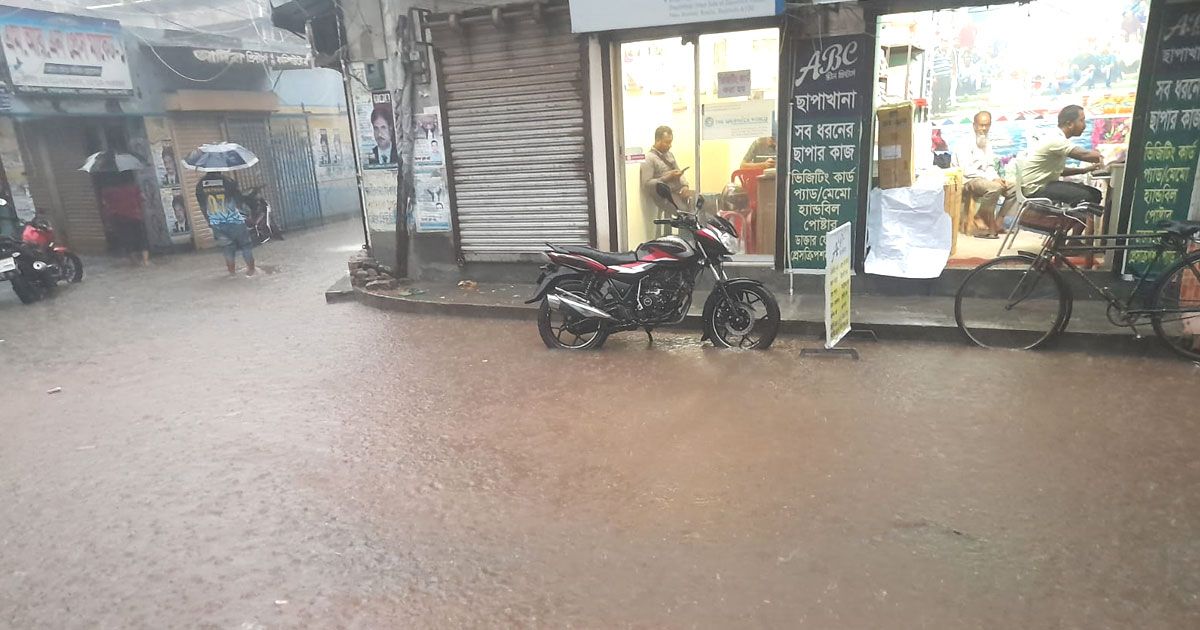 রাজশাহীতে আষাঢ়-শ্রাবণের ধারা ঝরল আশ্বিনে