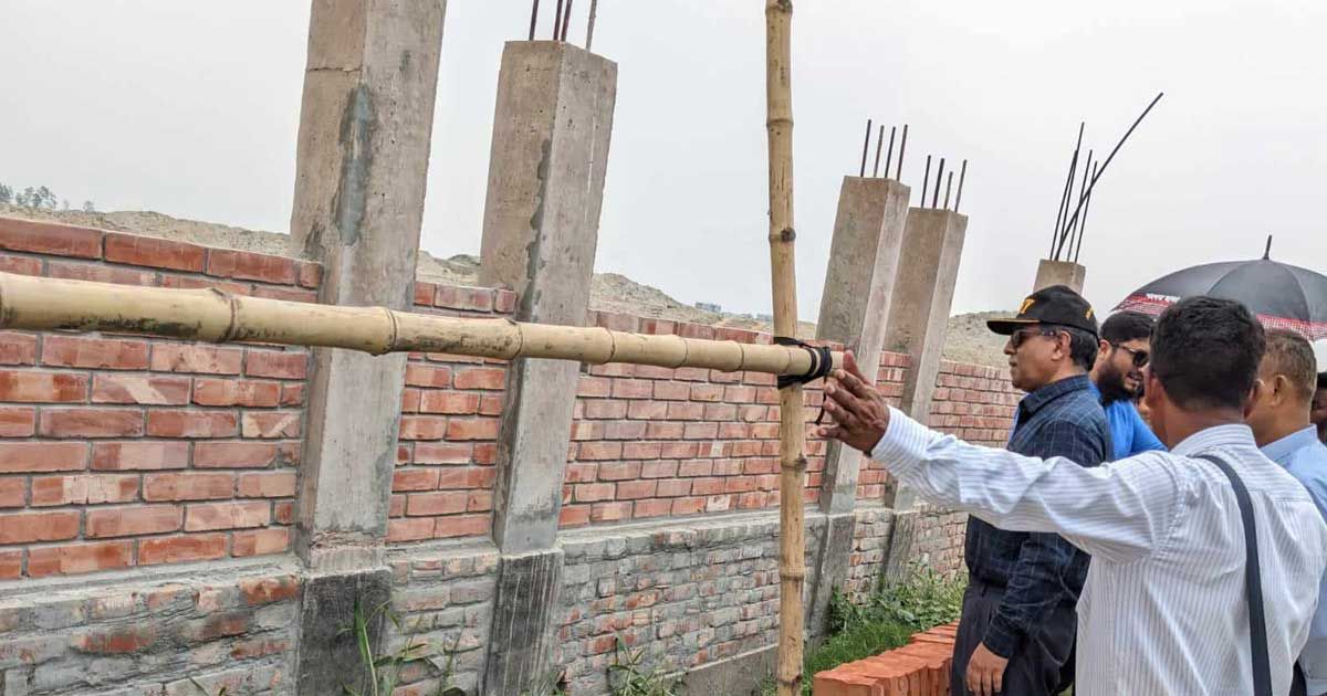 The-one-year-project-of-Jabis-new-campus-boundary-wall-has-not-been-completed-in-two-years