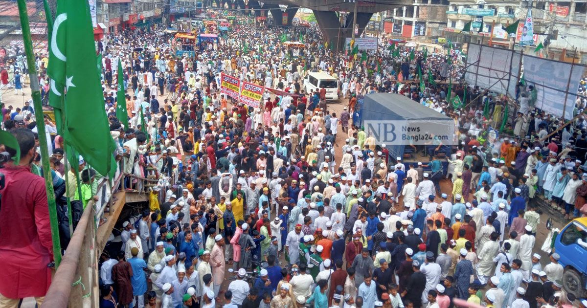 Millions-of-people-in-Chittagong-in-procession-on-the-occasion-of-Miladunnabi-on-the-holy-Eid