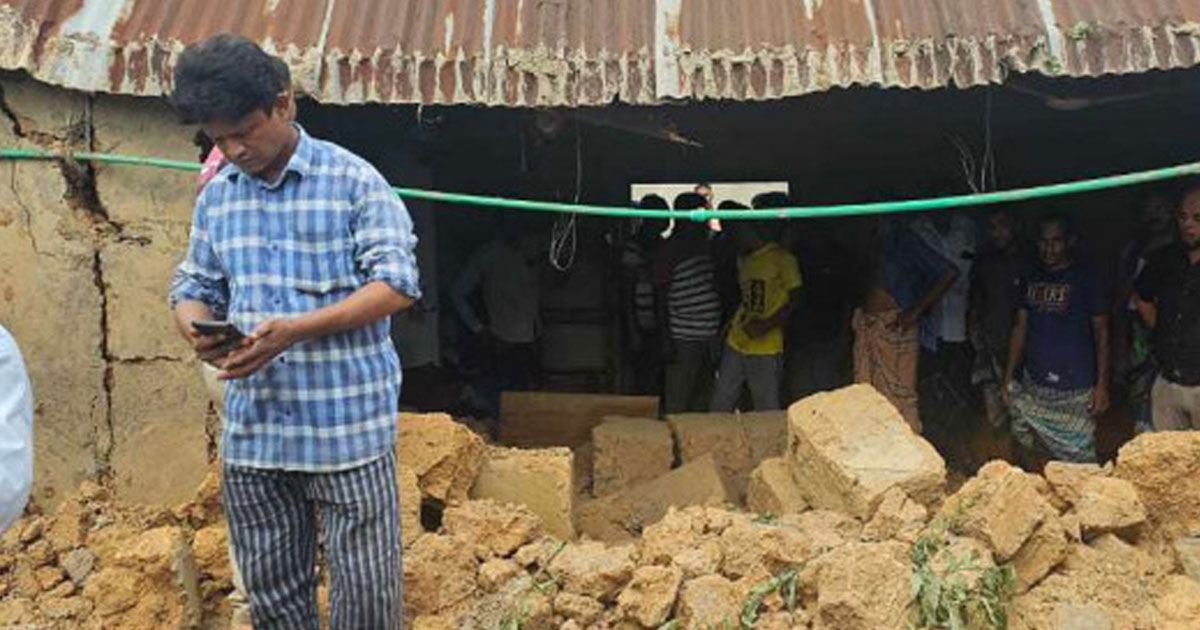 Brother-and-sister-died-in-mud-house-collapse-due-to-heavy-rain