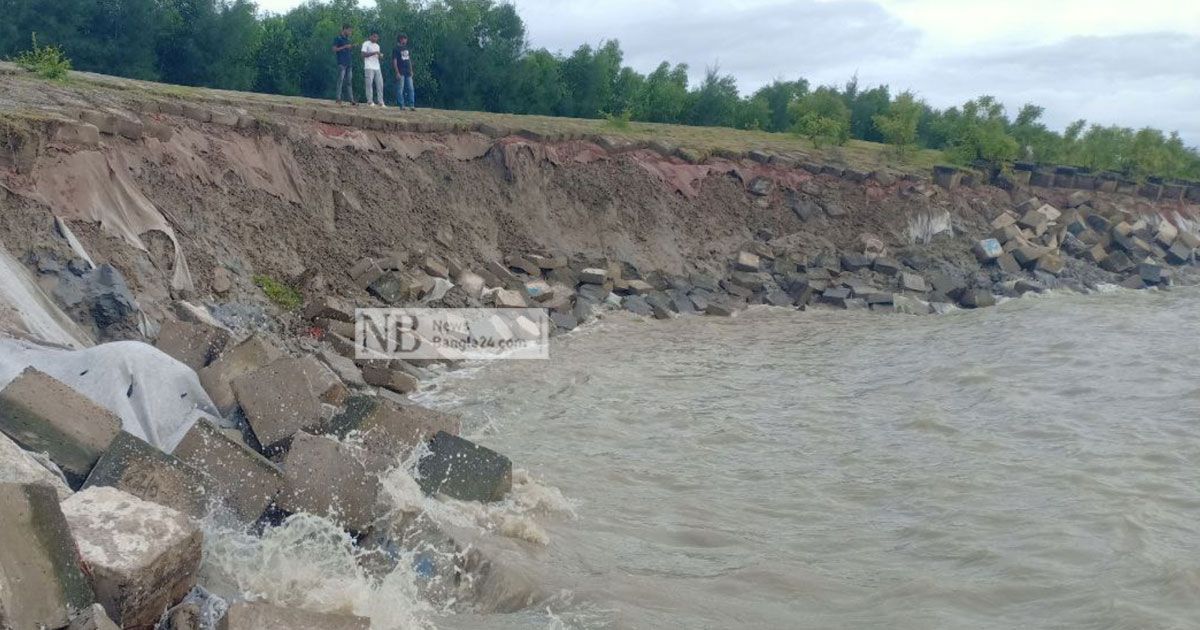 সাগরে-মিশে-যাচ্ছে-২৯৩-কোটি-টাকার-বেড়িবাঁধ