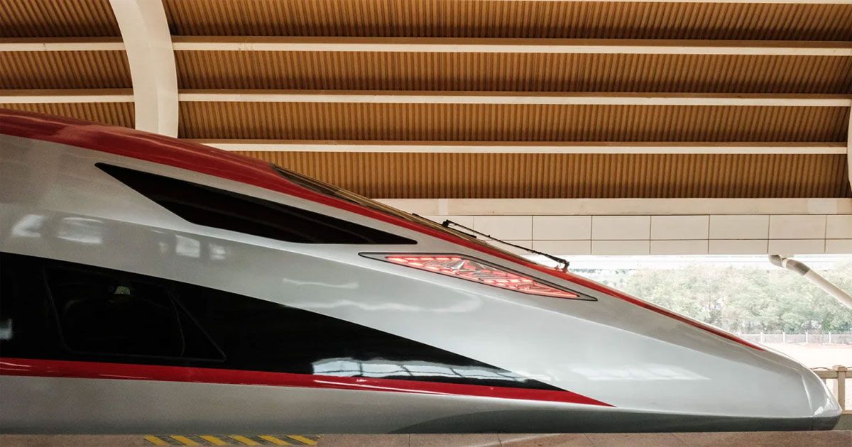 Southeast-Asias-first-bullet-train-runs-in-Indonesia