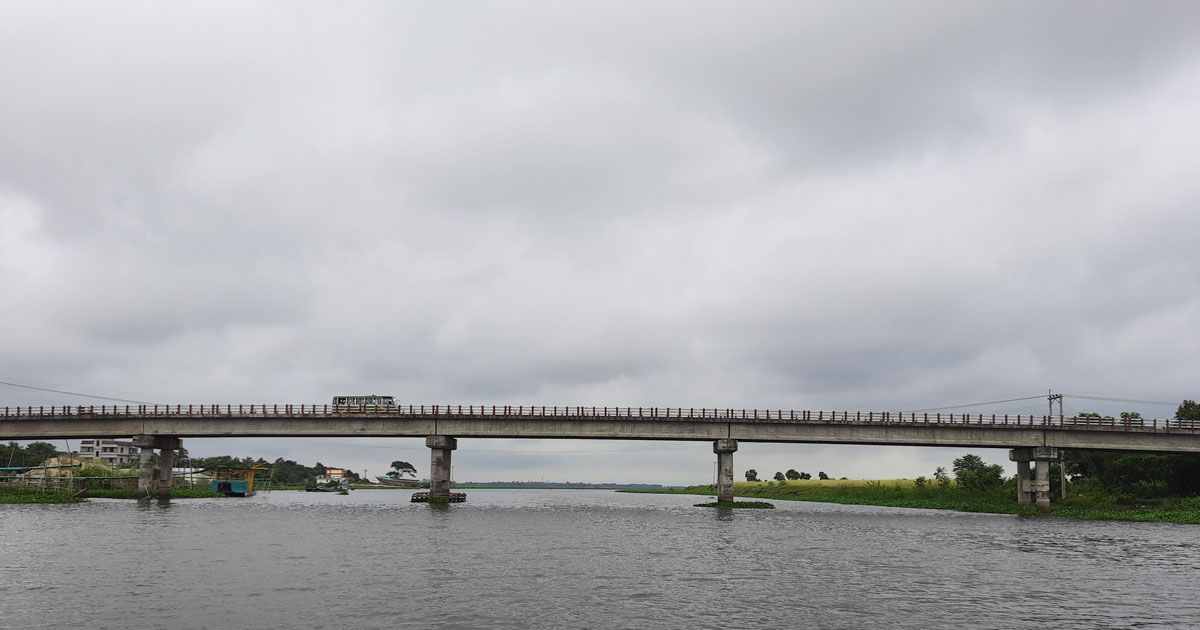 ডাকাতি করতে গিয়ে জেলেদের কাছে আটক