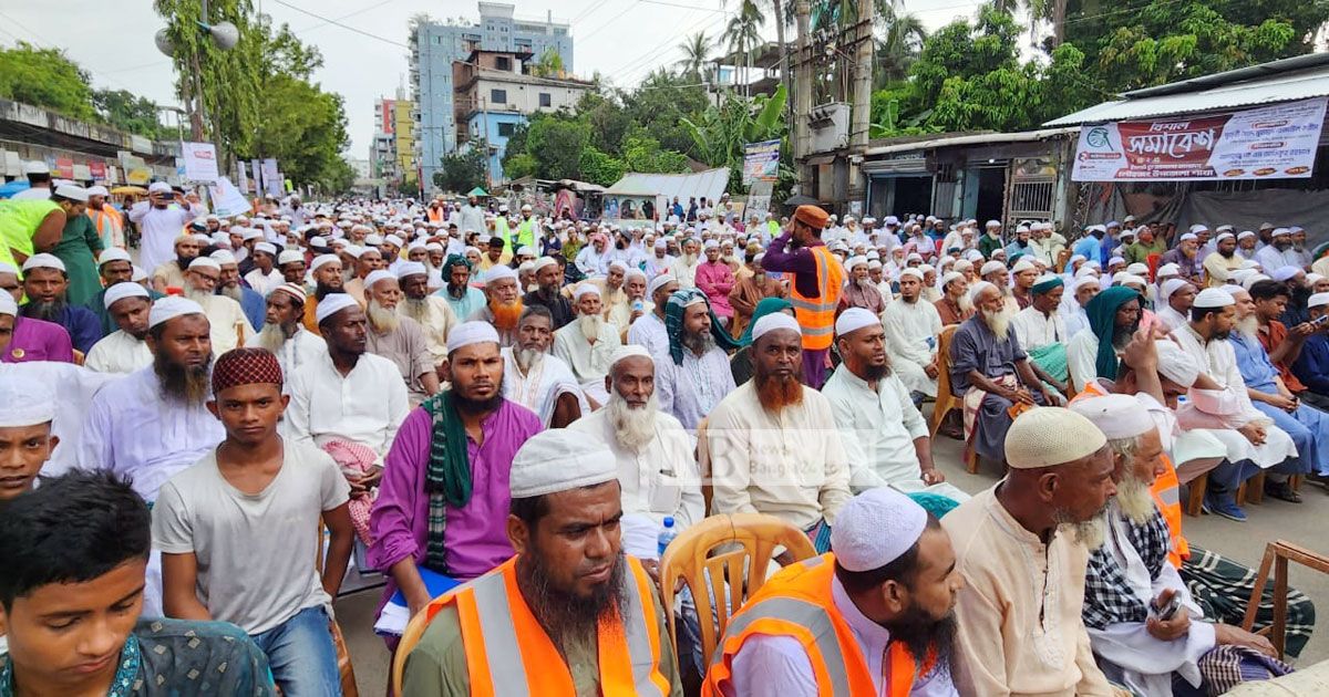 ক্ষমতাপ্রেমীদের মসনদ ভেঙে বঙ্গোপসাগরে ফেলা হবে: চরমোনাই পীর