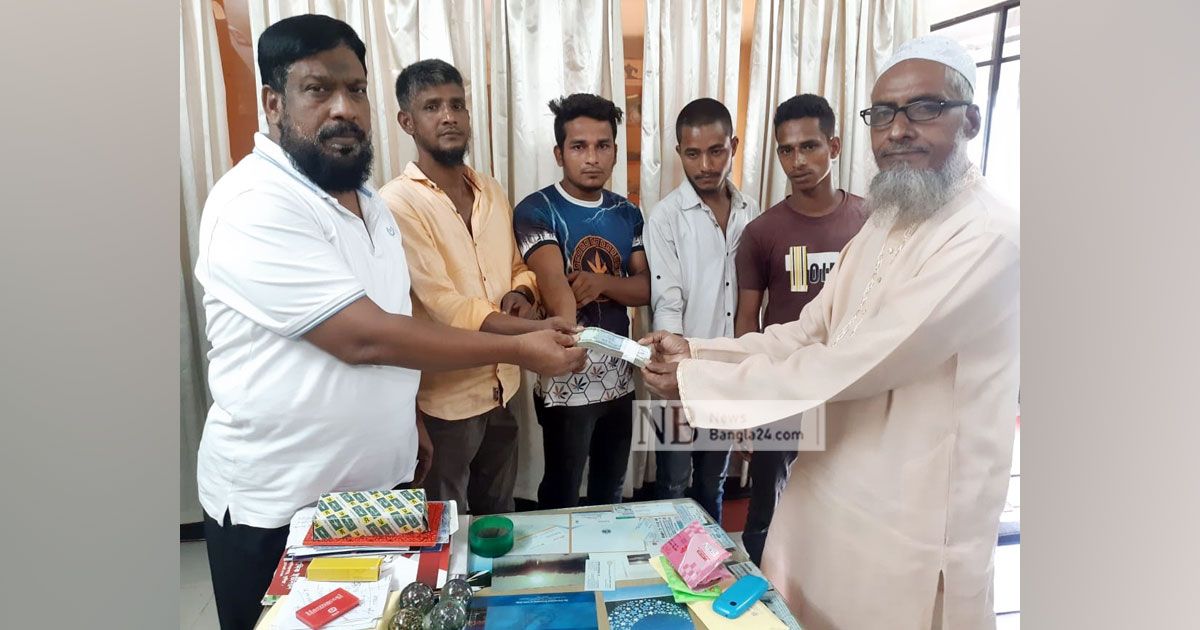 They-returned-the-50000-rupees-left-by-the-passenger