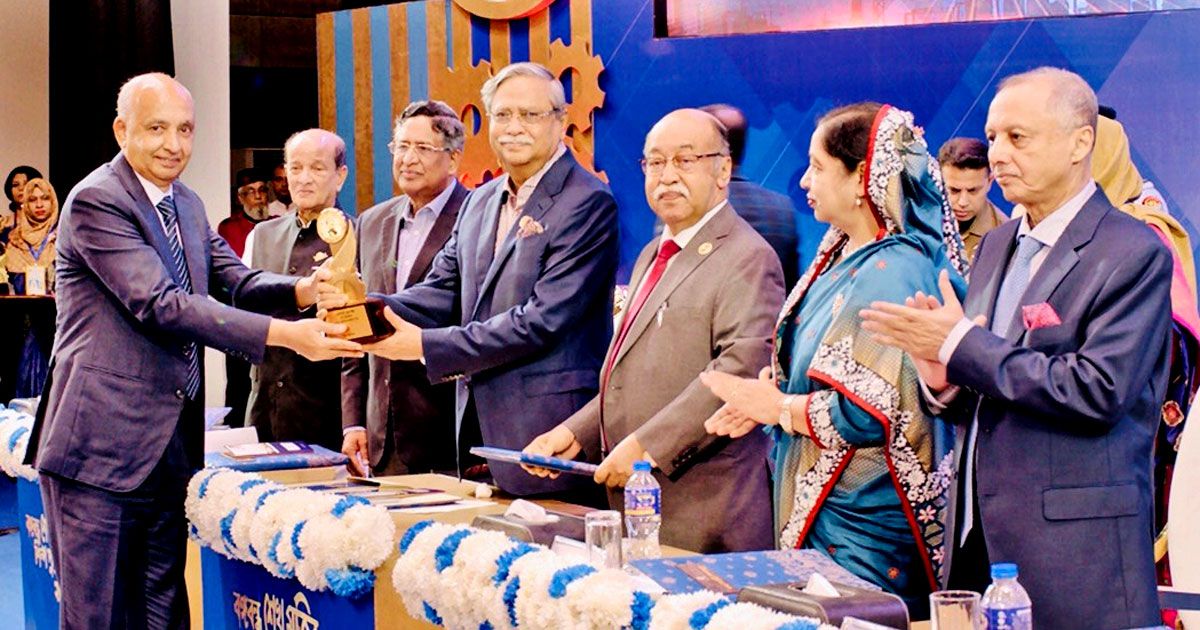 Runner-Automobiles-received-the-Bangabandhu-Sheikh-Mujib-Industry-Award