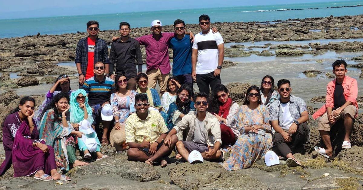 বৈরী-আবহাওয়ায়-সেন্টমার্টিনে-আটকা-জবির-৩৮-শিক্ষার্থী